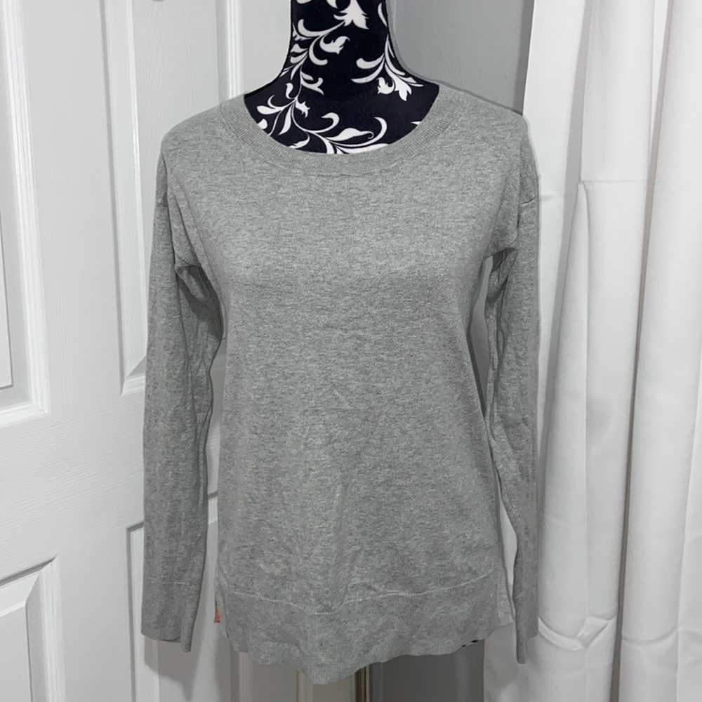 GAP crew neck pull over sweater